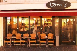 Tom's