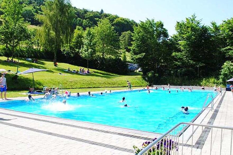 Schwimmbad Mauchen - Sthlingen